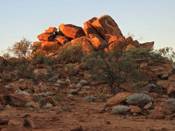 Pilbara Hanging Rock Trip